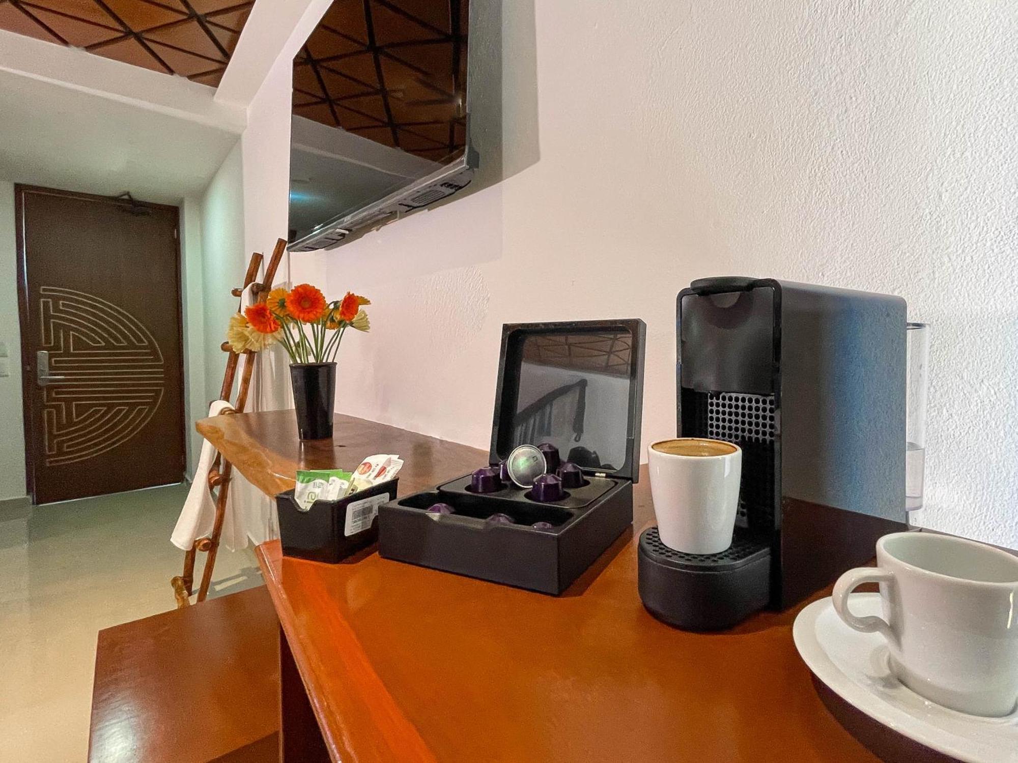 Akuazul Resorts Adults Only Cancún Eksteriør bilde